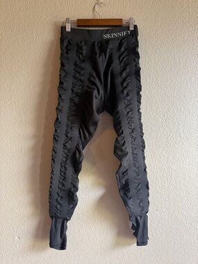 SKINNIFY Leggings with 8 resistance bands built-in